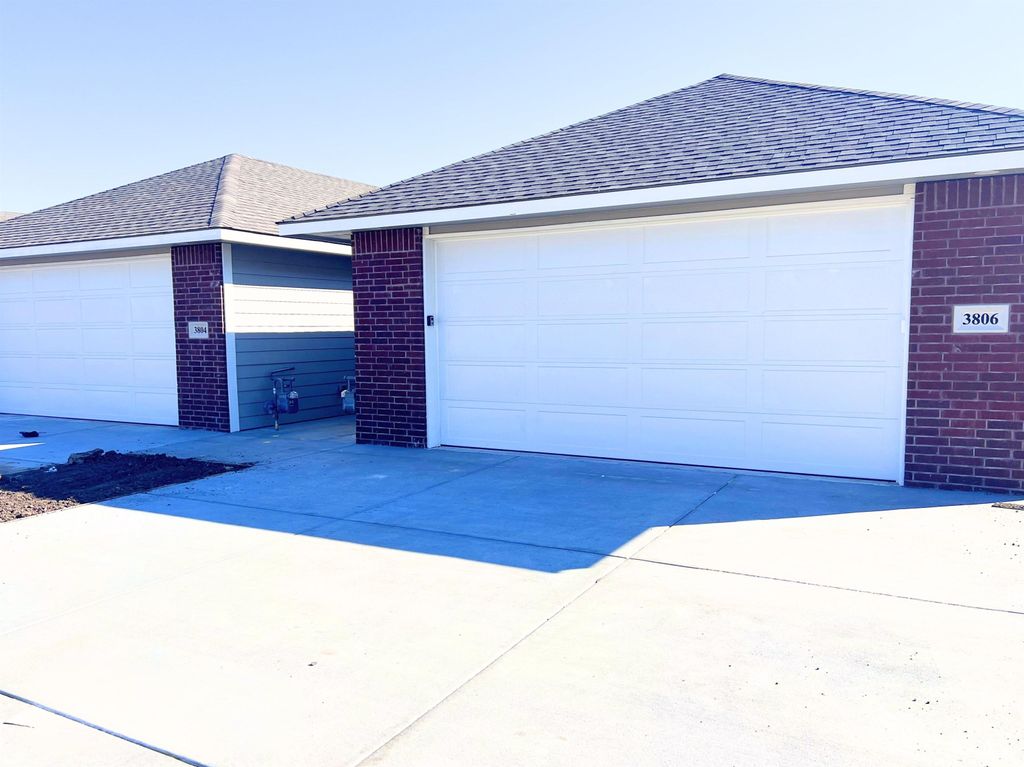 3804-3806 S Bluelake Street, Wichita, KS 67215