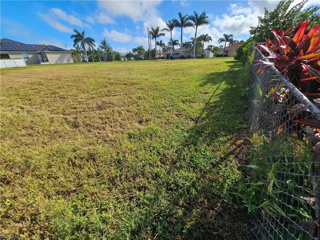 Image 8 of property listing at 5340 Congo CT, Cape Coral, FL 33904