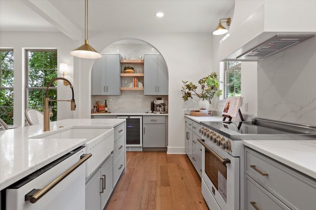 1019 N Runyan Drive, Chattanooga, TN 37405