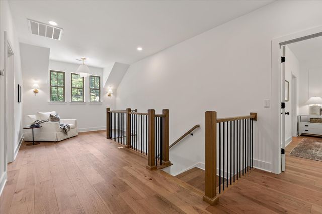 1019 N Runyan Drive, Chattanooga, TN 37405