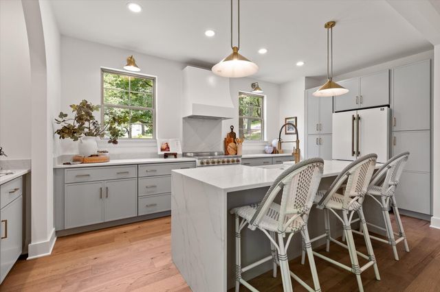 1019 N Runyan Drive, Chattanooga, TN 37405