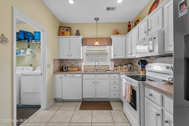 410 Kershaw Street, Calabash, NC 28467