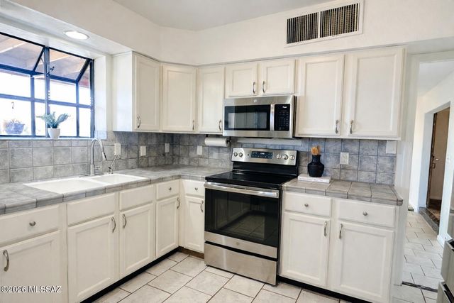 12771 E Wentworth Court, Vail, AZ 85641