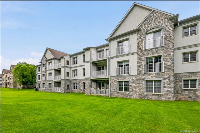 30 N De Baun Avenue 203, Suffern, NY 10901