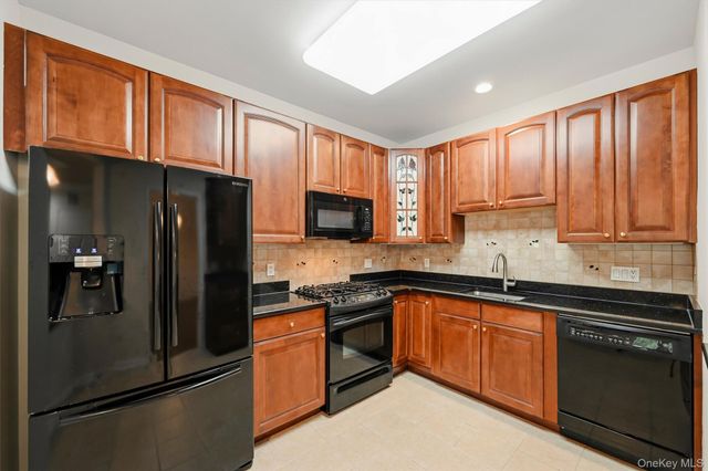 30 N De Baun Avenue 203, Suffern, NY 10901