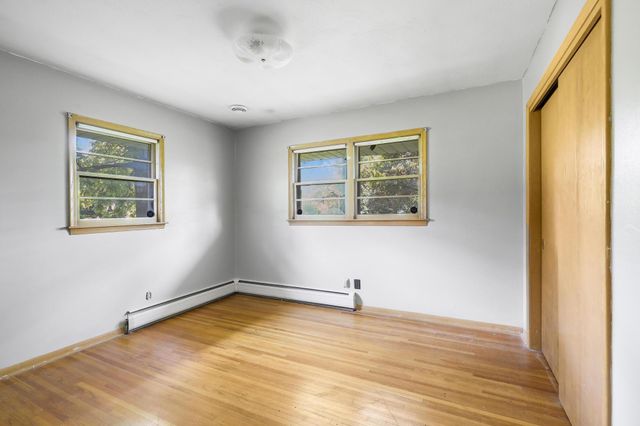 2511 Highwood Avenue E, Maplewood, MN 55119