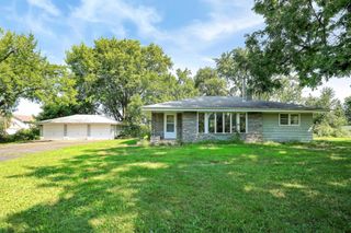 2511 Highwood Avenue E, Maplewood, MN 55119