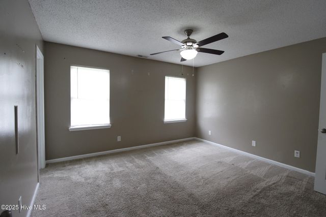 205 S Creek Drive, Jacksonville, NC 28540