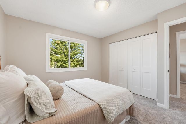 5736 Logan Avenue N, Brooklyn Center, MN 55430