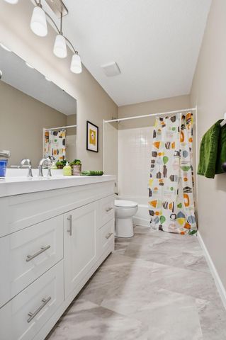5736 Logan Avenue N, Brooklyn Center, MN 55430