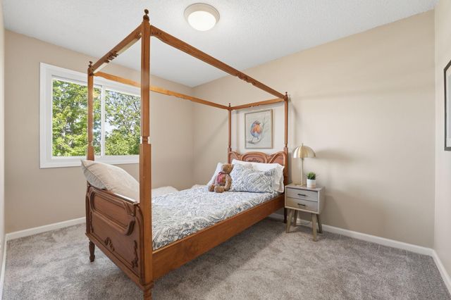 5736 Logan Avenue N, Brooklyn Center, MN 55430