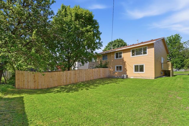 5736 Logan Avenue N, Brooklyn Center, MN 55430