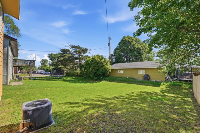 5736 Logan Avenue N, Brooklyn Center, MN 55430