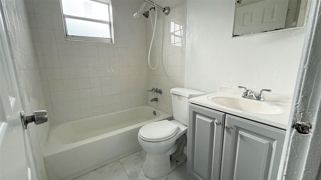 832 NW 10th Street 1, Hallandale Beach, FL 33009