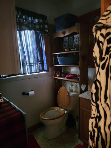 10510 S Main St, Overton, TX 75684