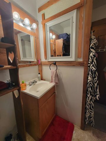 10510 S Main St, Overton, TX 75684