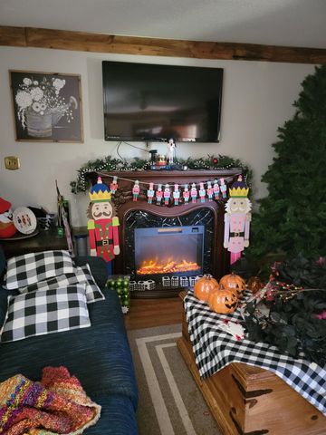 10510 S Main St, Overton, TX 75684