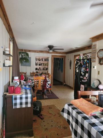 10510 S Main St, Overton, TX 75684