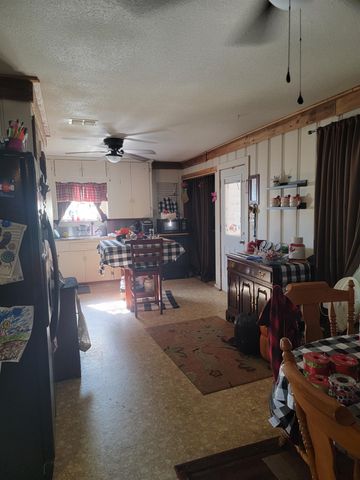 10510 S Main St, Overton, TX 75684