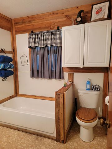 10510 S Main St, Overton, TX 75684