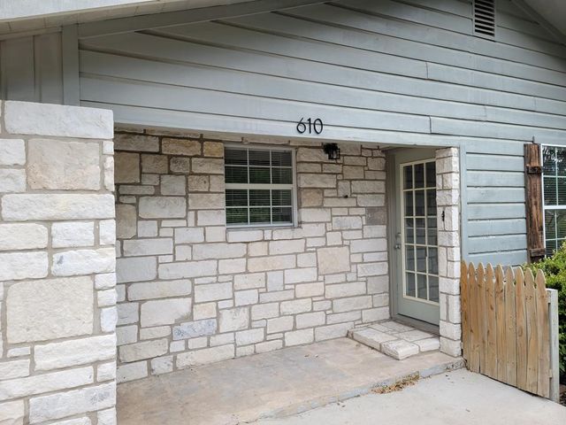610 Rees St, Kerrville, TX 78028