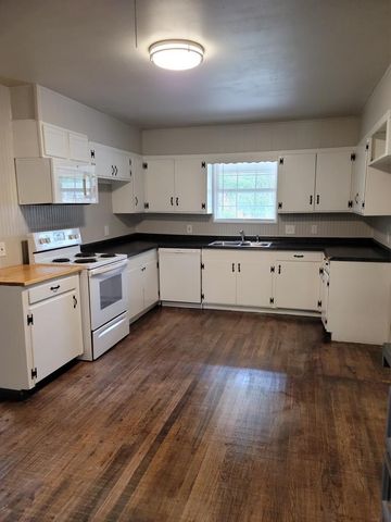 610 Rees St, Kerrville, TX 78028