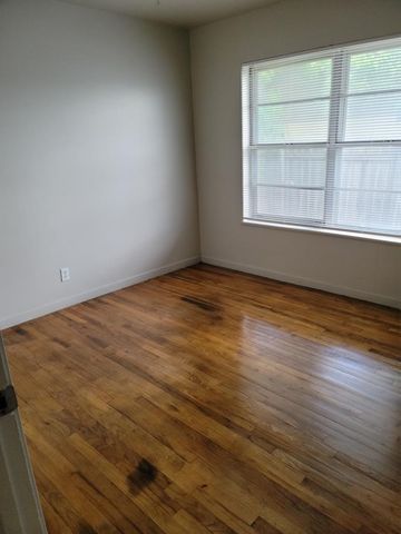 610 Rees St, Kerrville, TX 78028