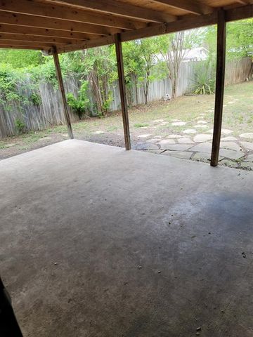 610 Rees St, Kerrville, TX 78028
