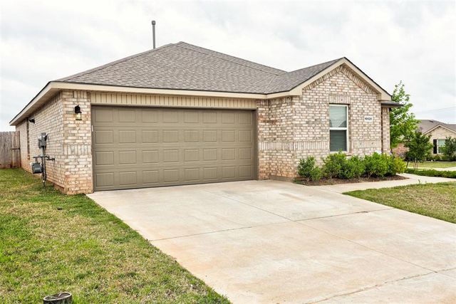 10520 SW 41st Place, Yukon, OK 73099