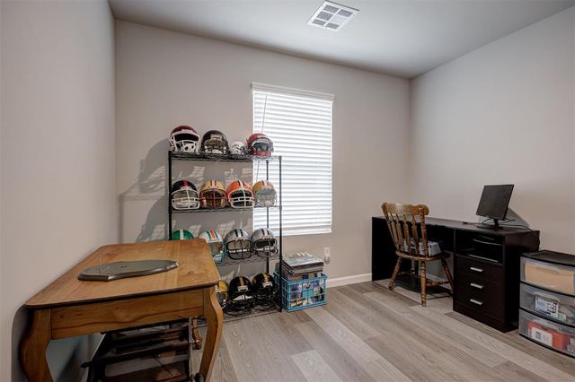10520 SW 41st Place, Yukon, OK 73099
