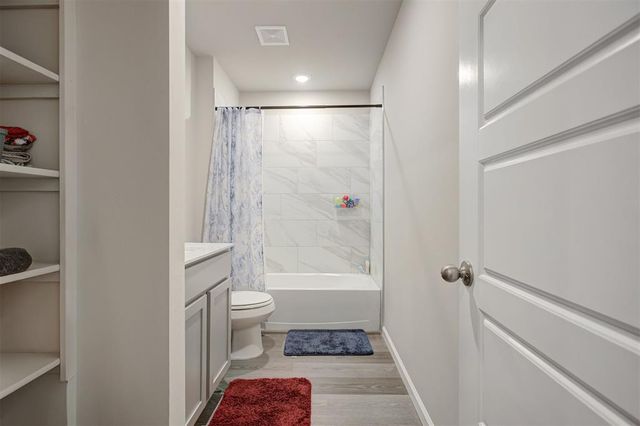 10520 SW 41st Place, Yukon, OK 73099