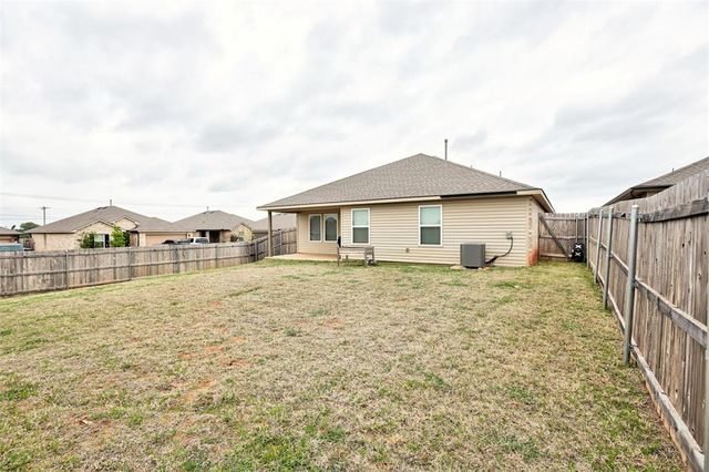 10520 SW 41st Place, Yukon, OK 73099