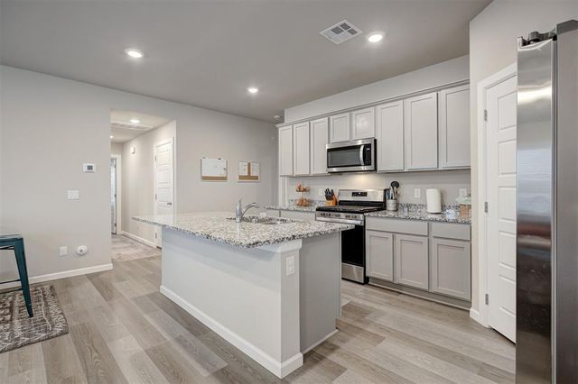 10520 SW 41st Place, Yukon, OK 73099