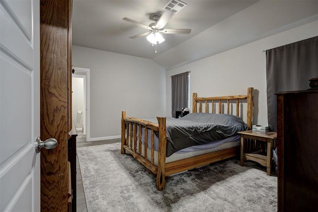 10520 SW 41st Place, Yukon, OK 73099