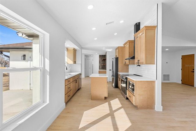 1972 VIENNA AVENUE, Deltona, FL 32725