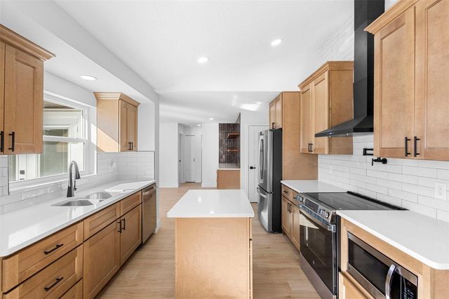 1972 VIENNA AVENUE, Deltona, FL 32725