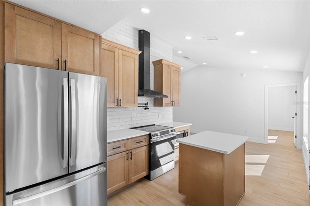 1972 VIENNA AVENUE, Deltona, FL 32725