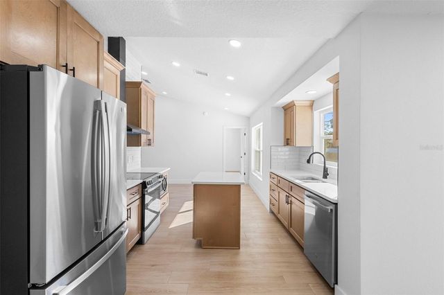 1972 VIENNA AVENUE, Deltona, FL 32725