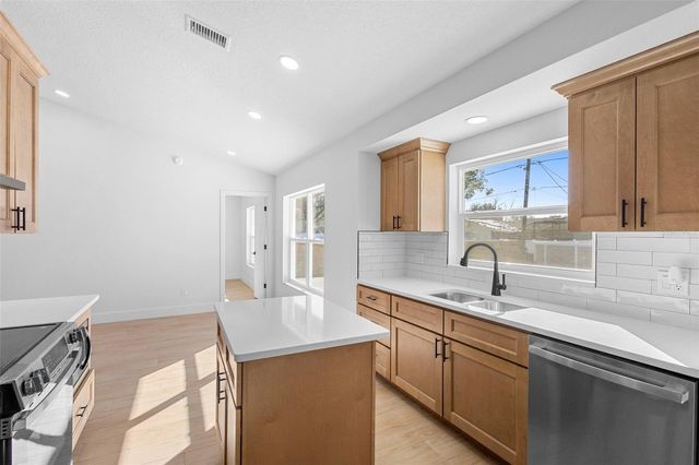 1972 VIENNA AVENUE, Deltona, FL 32725