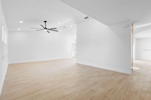 1972 VIENNA AVENUE, Deltona, FL 32725