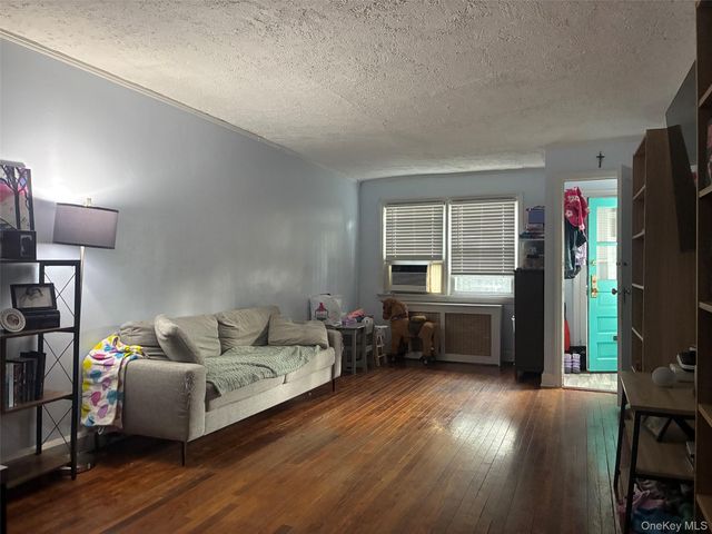1844 Tomlinson Avenue, Bronx, NY 10461