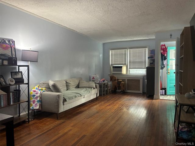 1844 Tomlinson Avenue, Bronx, NY 10461