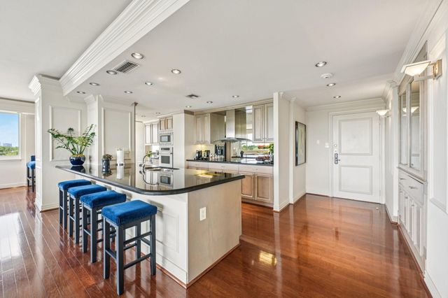 49 Briar Hollow Lane 702, Houston, TX 77027