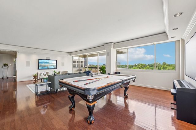 49 Briar Hollow Lane 702, Houston, TX 77027