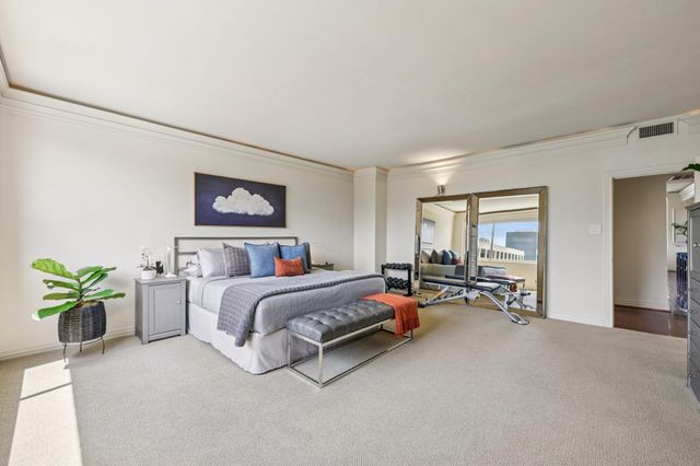 49 Briar Hollow Lane 702, Houston, TX 77027