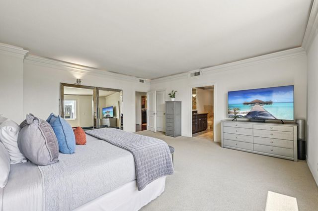 49 Briar Hollow Lane 702, Houston, TX 77027