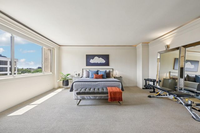 49 Briar Hollow Lane 702, Houston, TX 77027