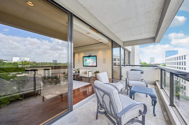 49 Briar Hollow Lane 702, Houston, TX 77027