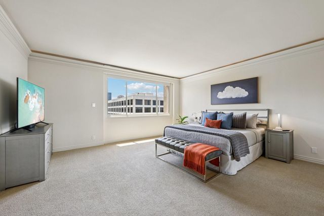 49 Briar Hollow Lane 702, Houston, TX 77027