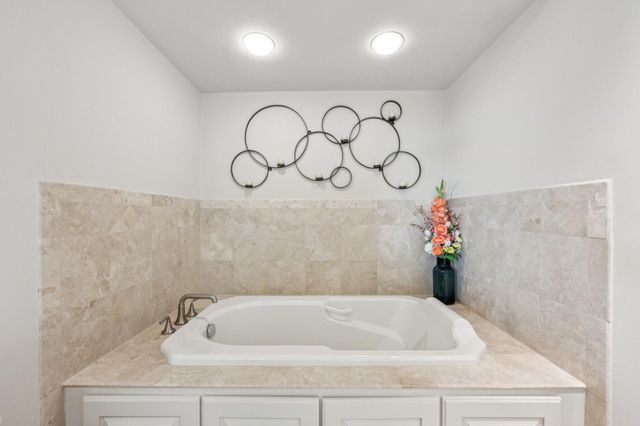 49 Briar Hollow Lane 702, Houston, TX 77027